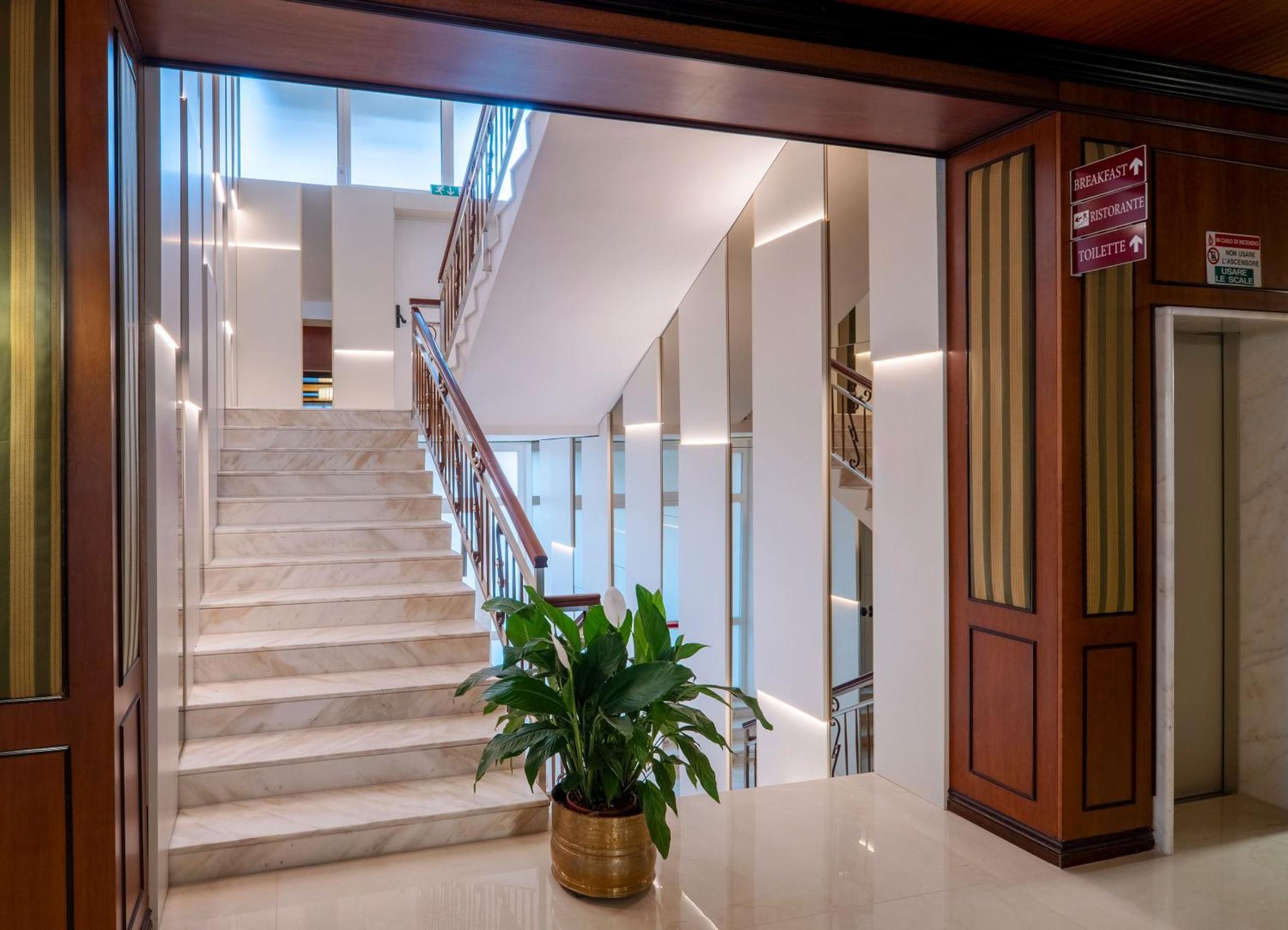 Hotel Delle Palme Lecce Ngoại thất bức ảnh