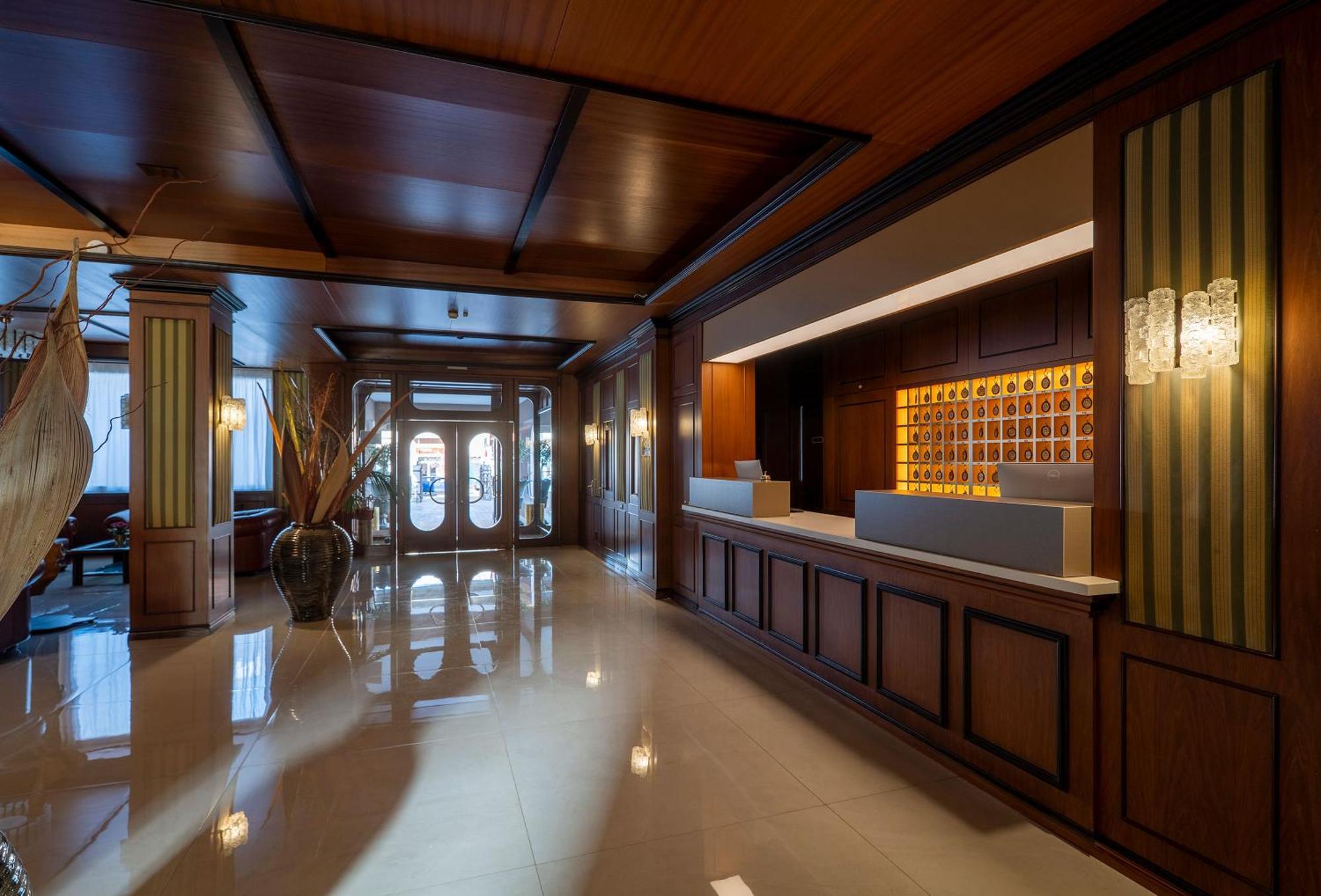 Hotel Delle Palme Lecce Ngoại thất bức ảnh